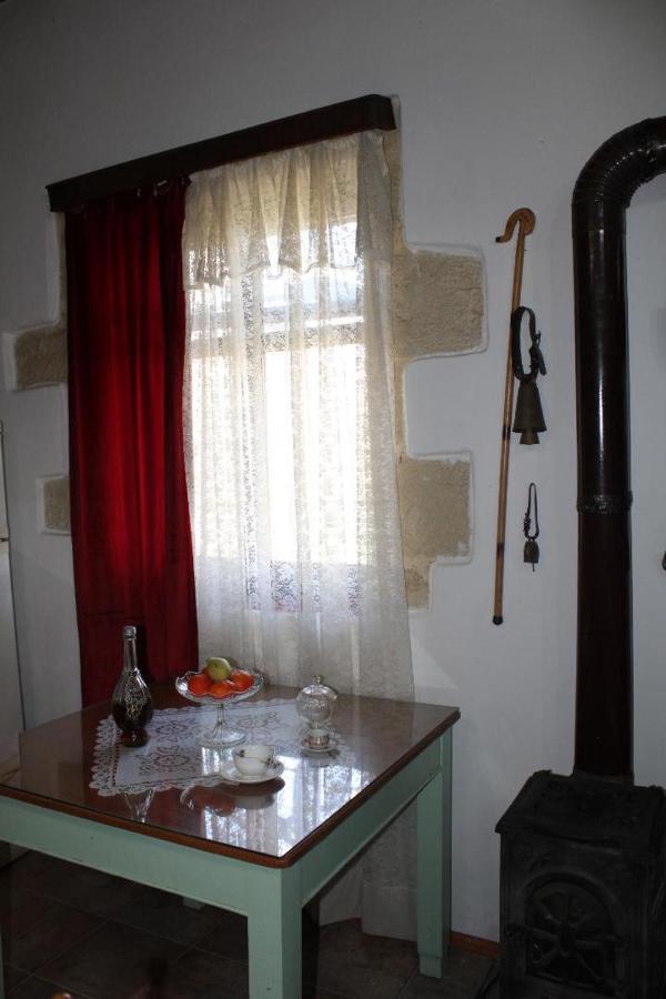 Traditional House Maria Azoyiras ภายนอก รูปภาพ